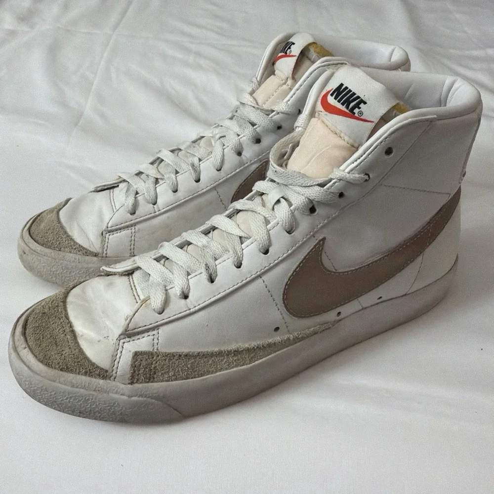 Nike Blazer Mid 77 Women's‎ Size 10 US CZ1055-118 White Pink Athletic Shoes Gym